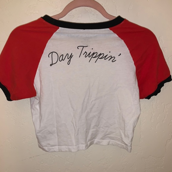 Multiple colored/ graphic crop top - Picture 2 of 2